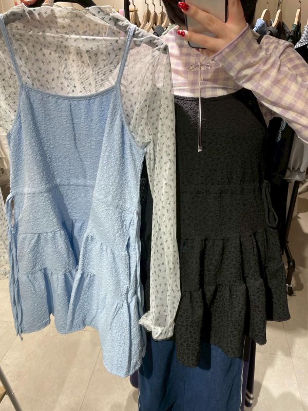 滿版立體花壓紋鬆緊吊帶背心 