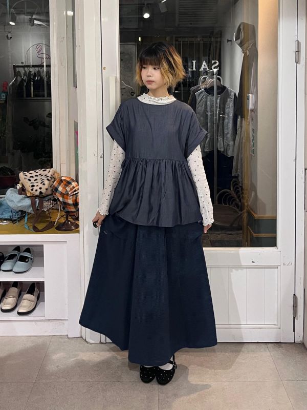 滑面光澤仿牛仔小飛袖傘擺上衣 