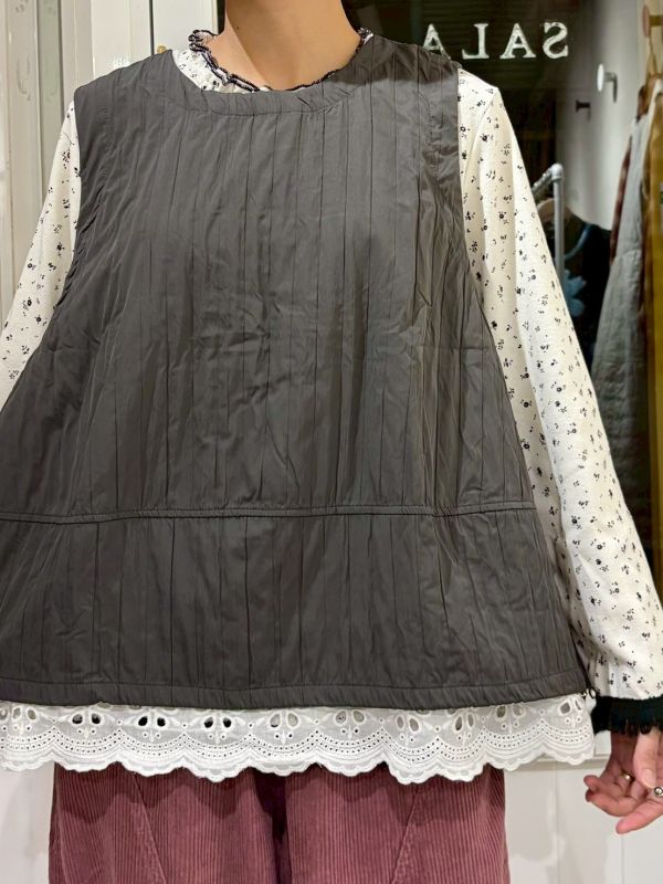 直條刷刷布下擺蕾絲拼接背心 