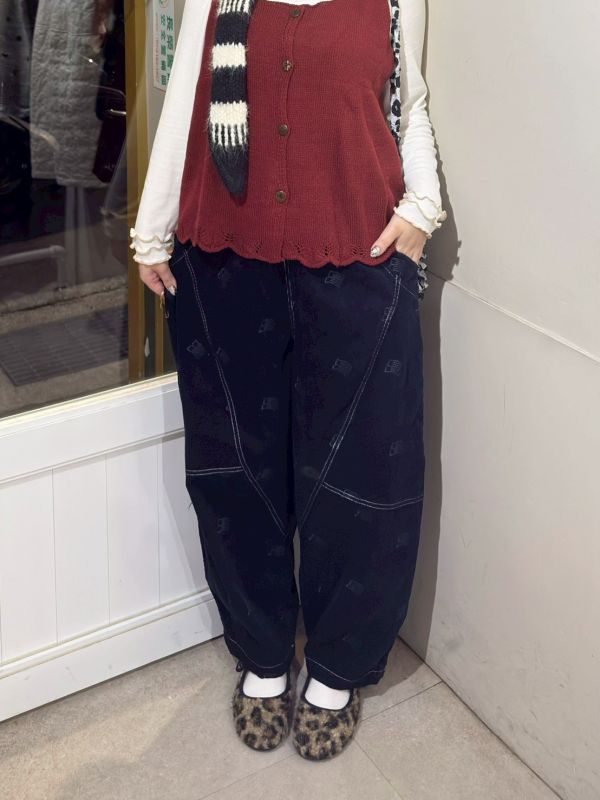 燈心絨車縫線刺繡抽繩錐形長褲 