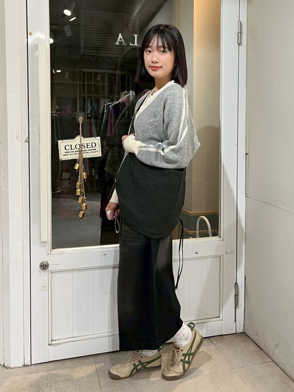 細格紋綁帶多層側背包 