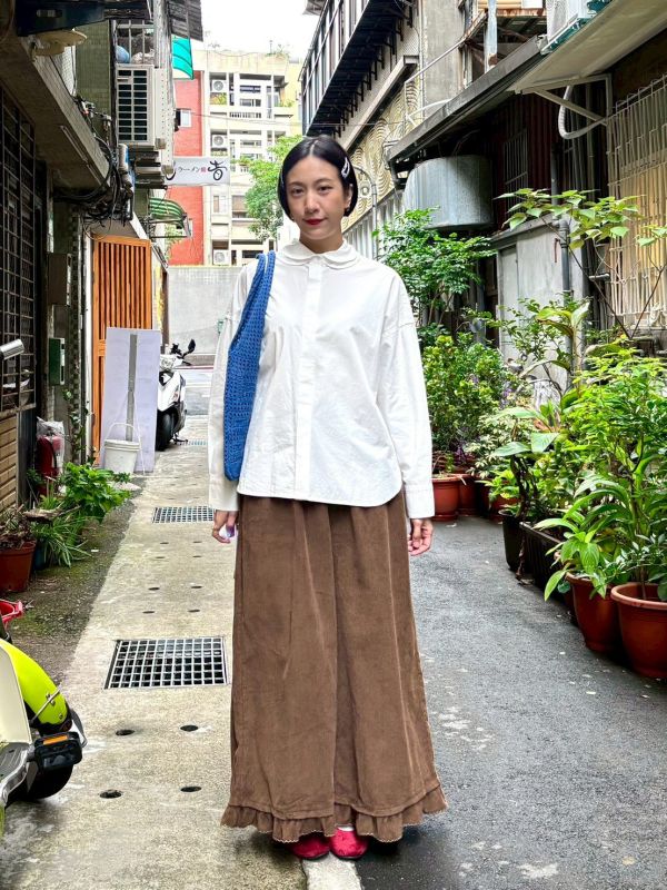 雙層圓翻領隱藏排釦素色襯衫 