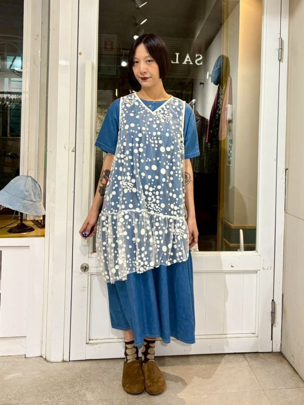 滿版大小波點透紗低腰魚尾v領背心 