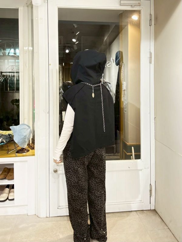 立領小口袋大帽子背心 