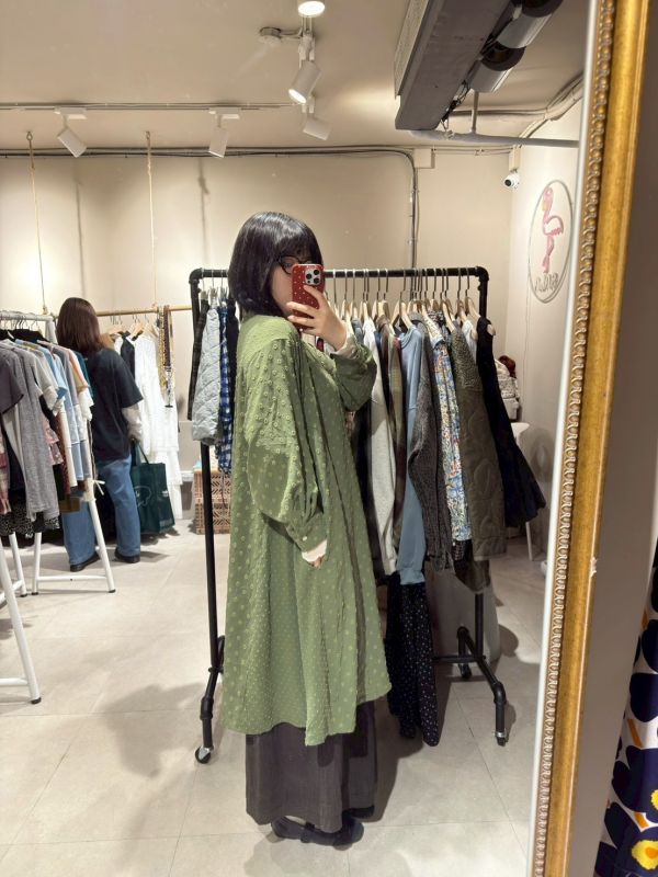 草綠色圓點立體刺繡長袖洋裝 