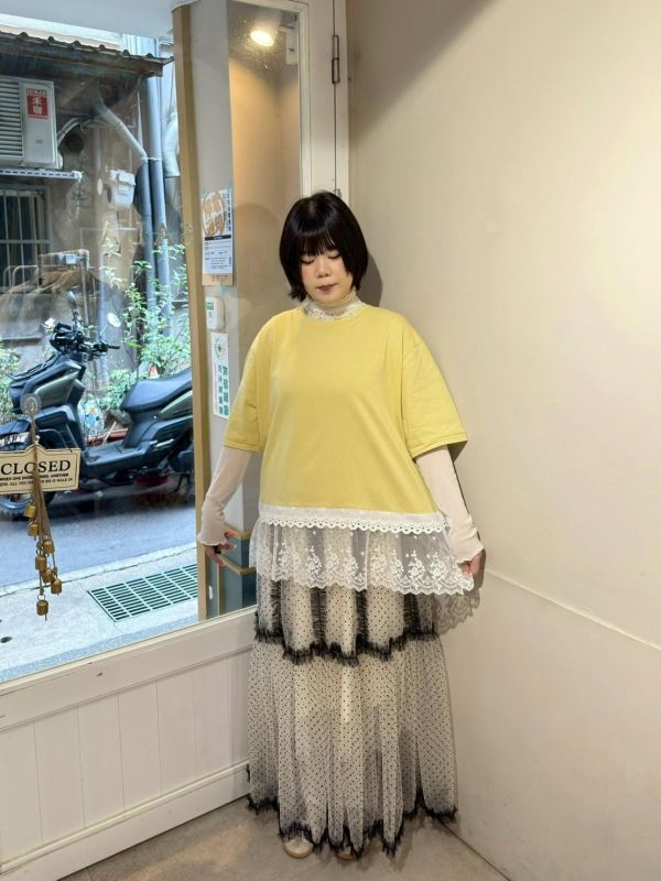 下擺蕾絲拼接短袖上衣 