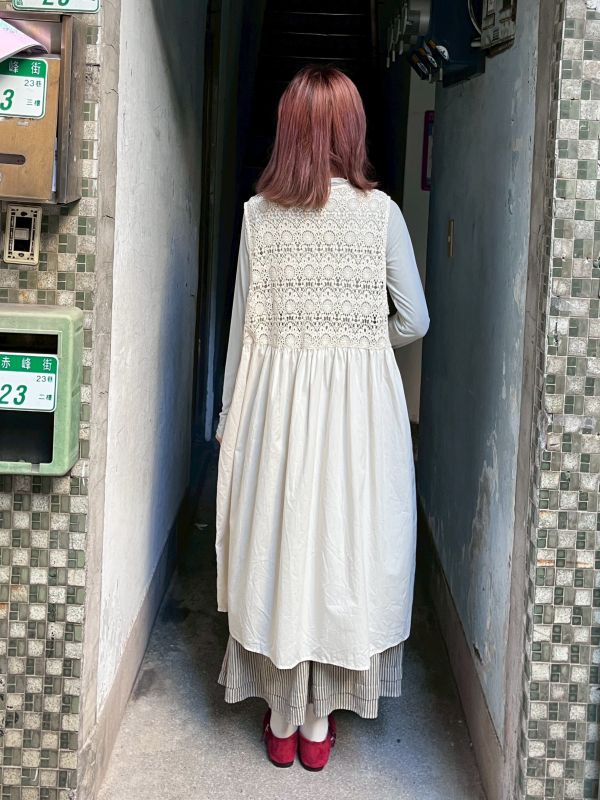 布扣緹花刺繡鏤空背心長罩衫 