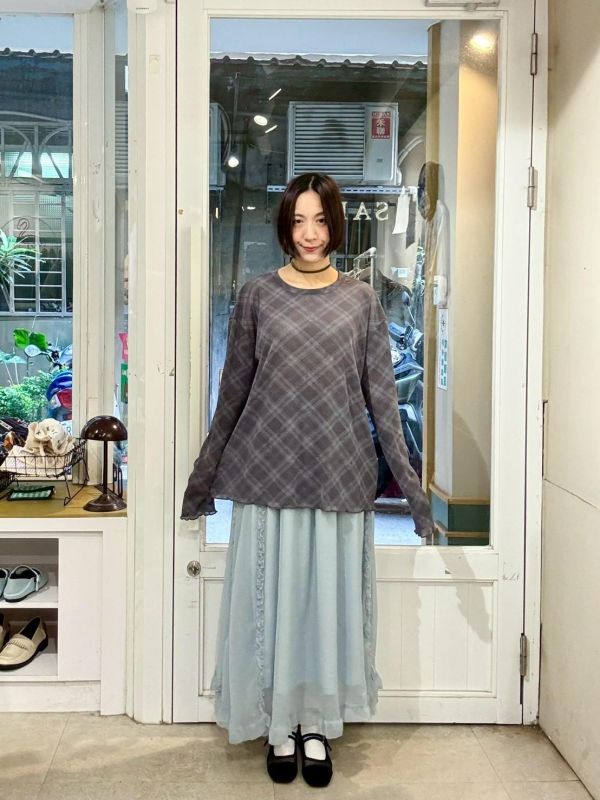 灰色格紋垂墜感微透寬版長袖上衣 