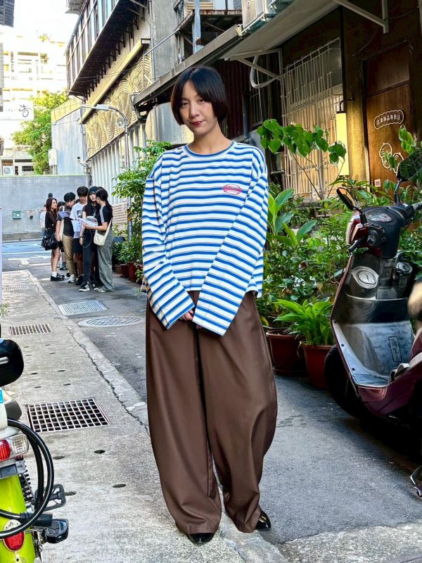 白藍條紋長袖短版tee 