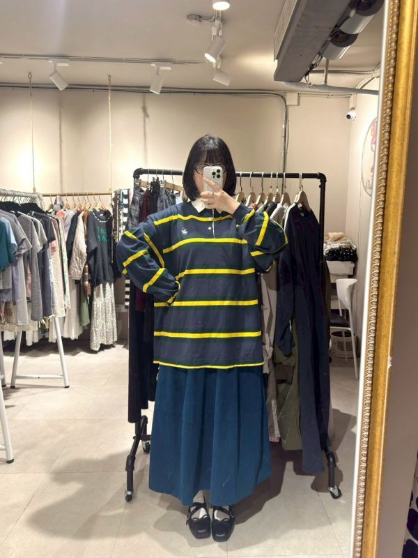 黃綠條紋白領寬鬆落肩長袖上衣 