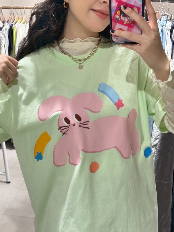 繽紛兔兔插畫淺綠色寬鬆TEE 