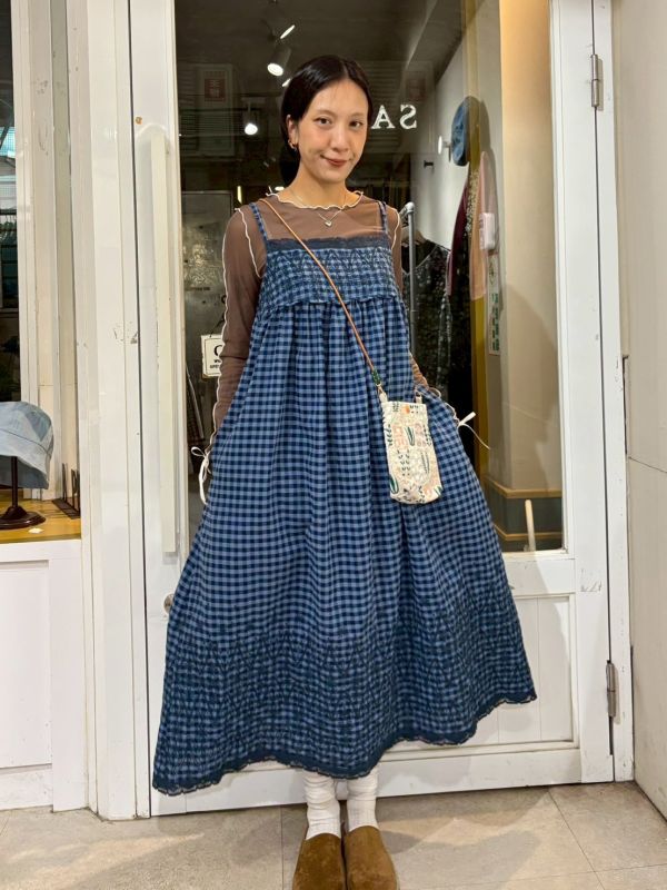 格子胸蕾絲拼接刺繡下擺刺繡吊帶洋裝 