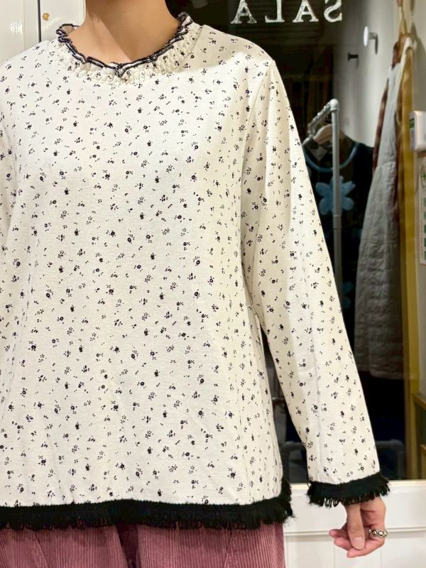 抽鬚滾邊小碎花上衣 