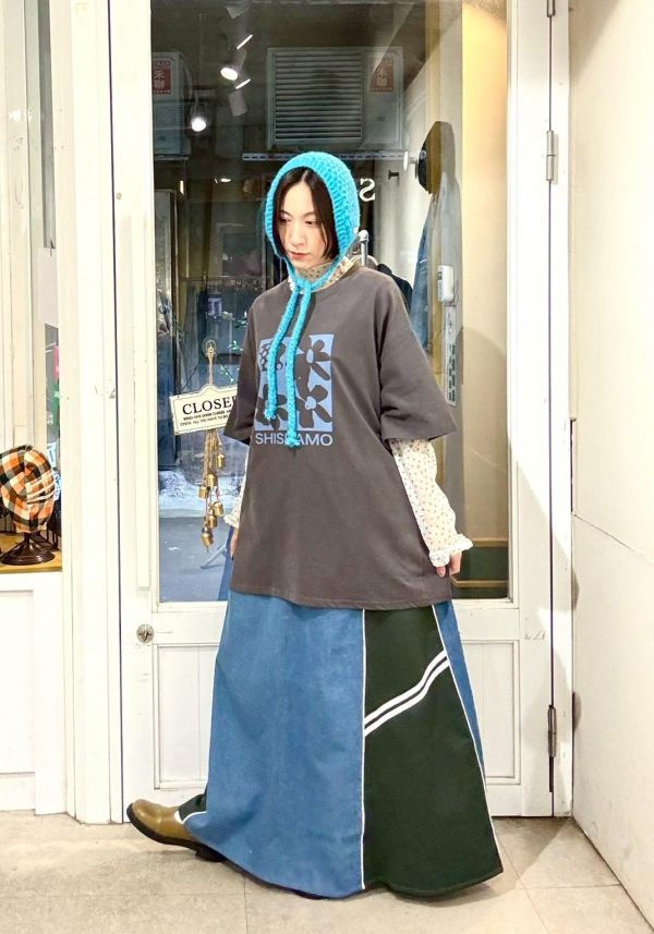 伸縮腰異材質牛仔拼接運動風格寬版A字裙 