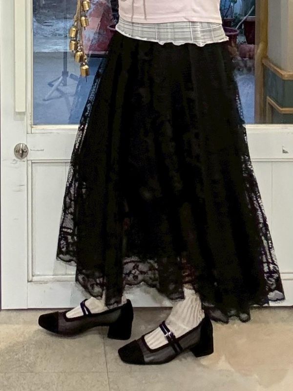 黑色傘狀蕾絲裙 