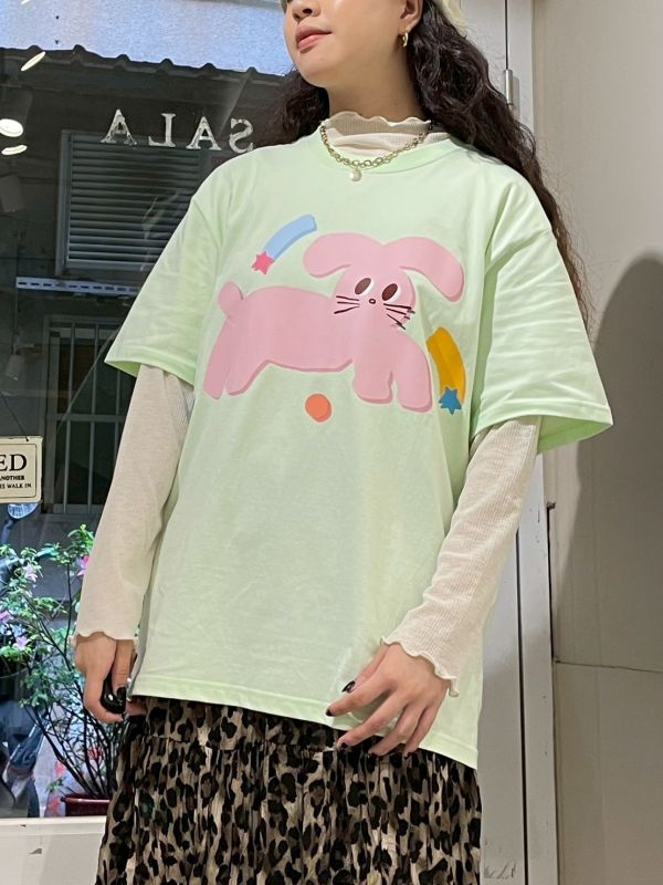 繽紛兔兔插畫淺綠色寬鬆TEE 