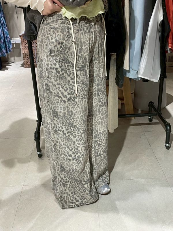 淺色豹紋抽繩長褲 