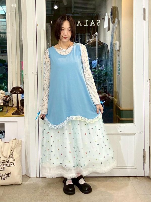 下擺小碎花蕾絲拼接背心 