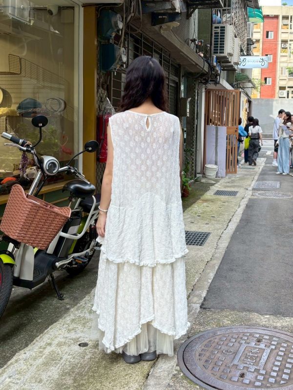 蕾絲花層次花邊背心洋裝 