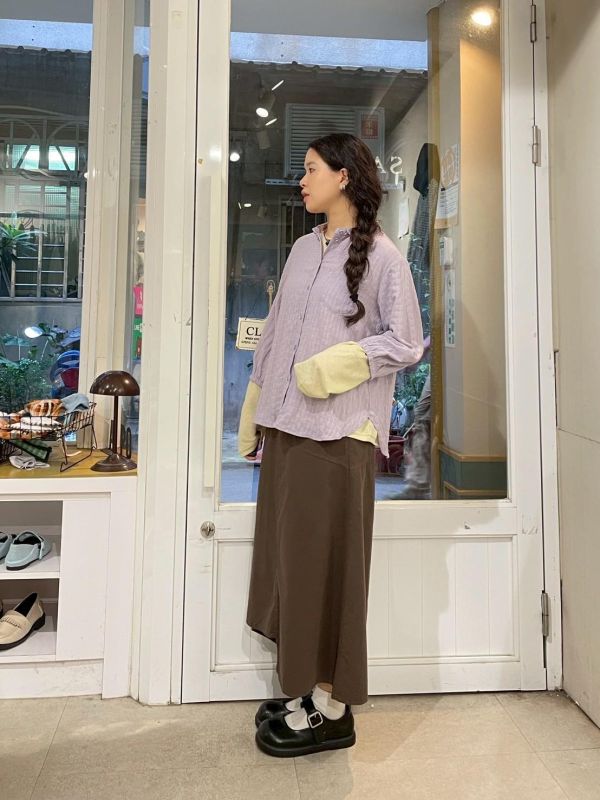 薰衣草方格皺皺布圓弧下擺七分袖前短後長翻領襯衫 