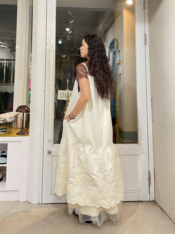 可調節細肩圓弧切線雙口袋立體紗花朵波浪下擺洋裝 