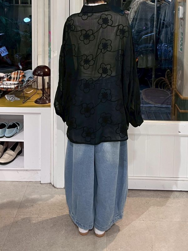 黑色滿版花花刺繡襯衫上衣 