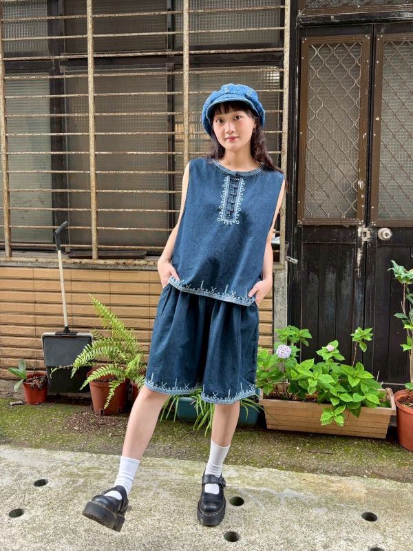 刺繡圖騰背心五分褲套裝 