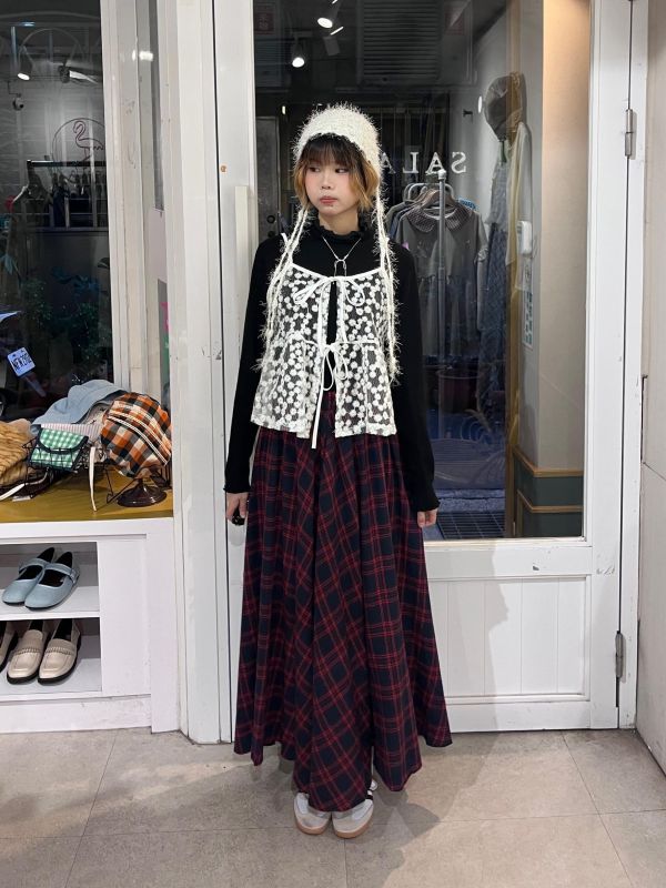 綁帶滿版刺繡小花可調節吊帶背心 