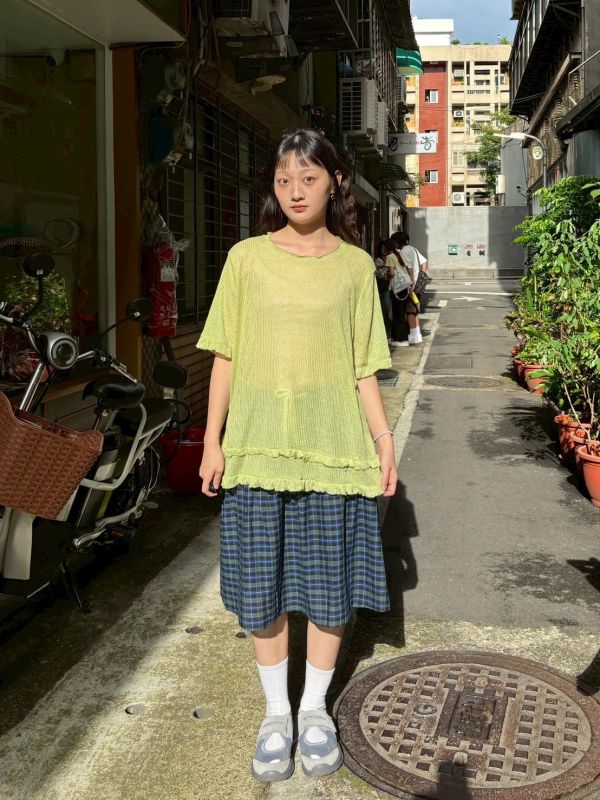 立體坑條雙層荷葉滾邊竹節棉上衣 
