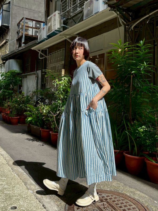 藍條紋背心裙 