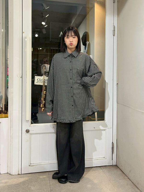 細格紋荷葉邊下擺胸前兩側口袋長袖襯衫 