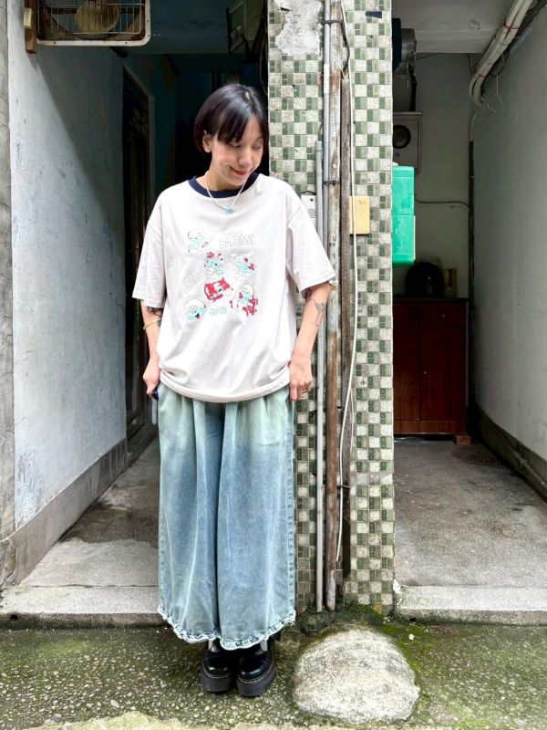 藍色小精靈領口滾邊tee 