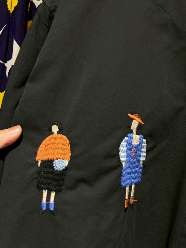 日系刺繡娃娃立體大口袋外套 