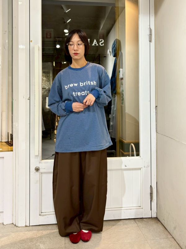 袖縮口領滾邊字母長袖tee 