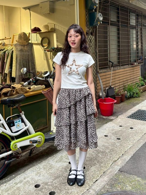 豹紋立體絨毛卯釘星星tee 
