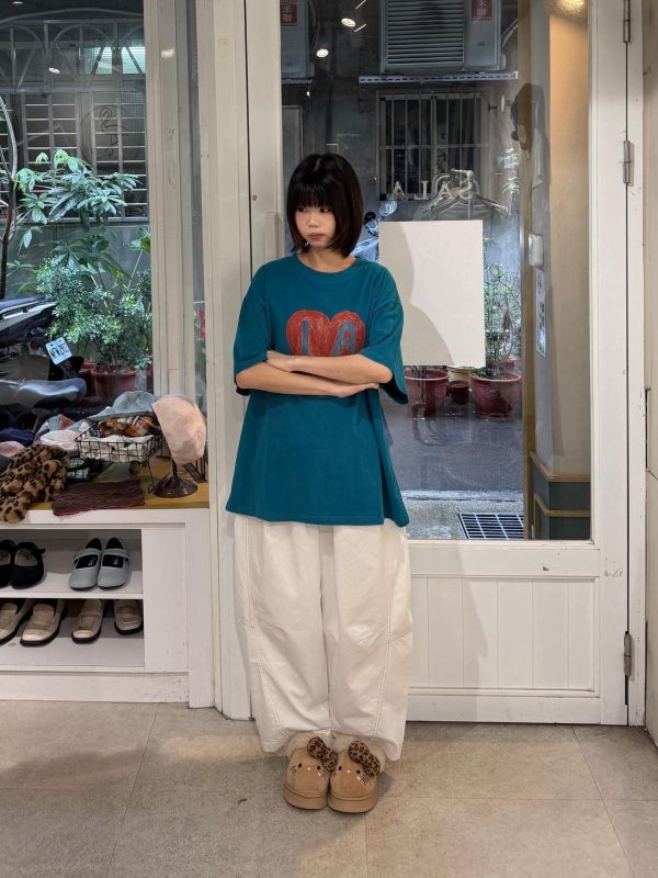LA愛心塗鴉風格寬版Tee 