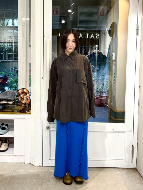 深灰落肩寬版素色襯衫 