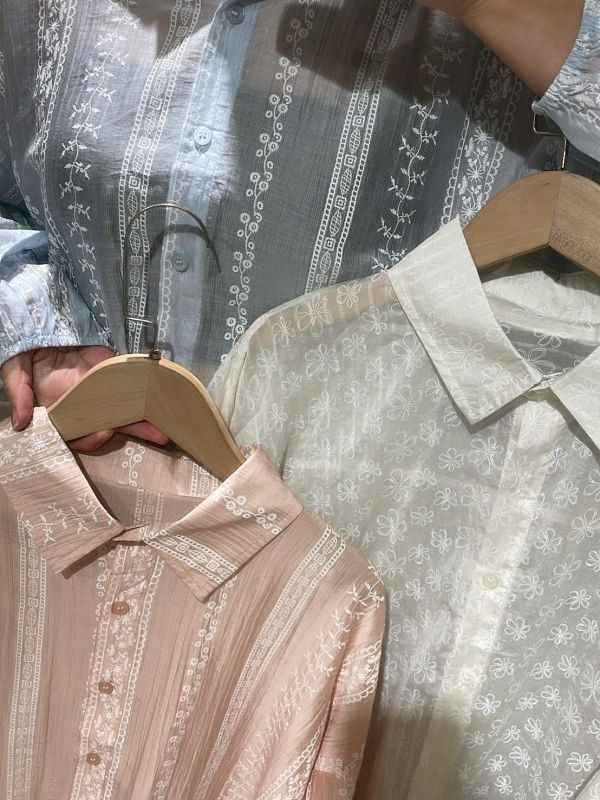 微透膚細閃滿版刺繡襯衫 