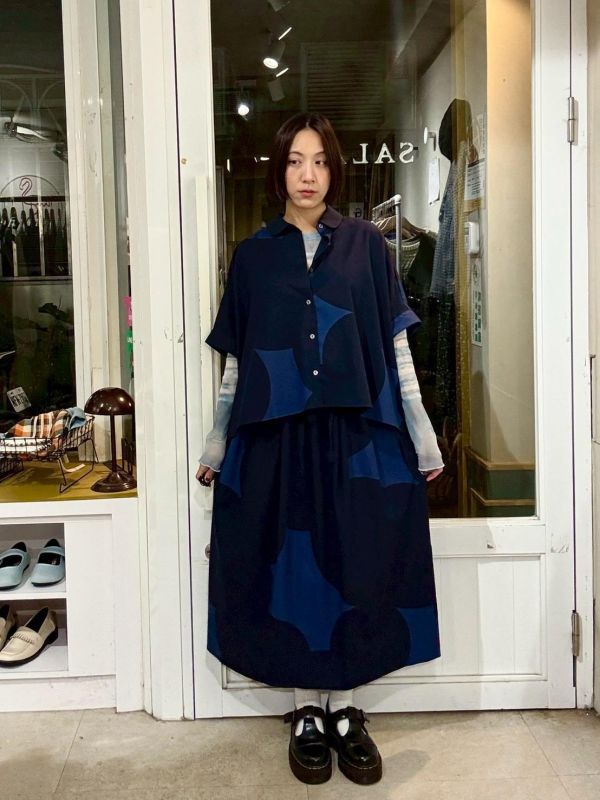 藍色塊襯衫圓裙套裝 