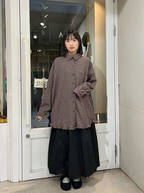 細格紋荷葉邊下擺胸前兩側口袋長袖襯衫 