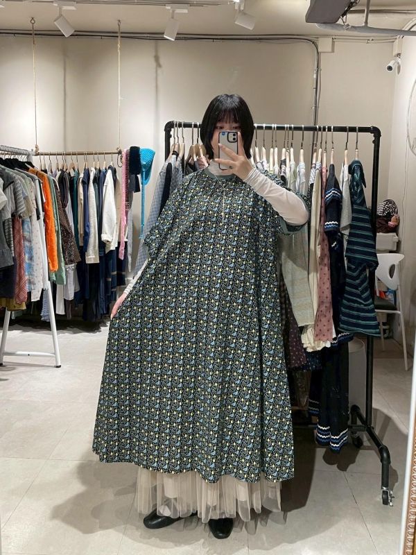 小鳥水梨印花七分袖洋裝 