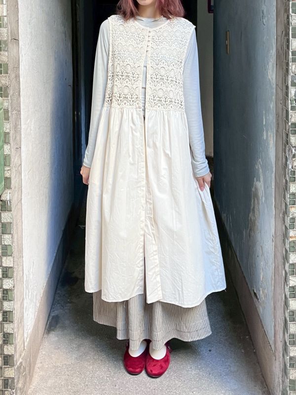 布扣緹花刺繡鏤空背心長罩衫 