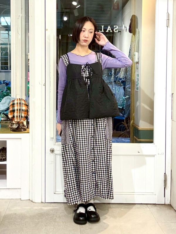 版滿壓紋花空氣感吊帶背心 