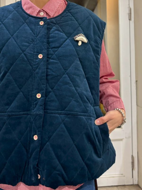 菇菇別針寶藍色燈芯絨鋪棉背心 