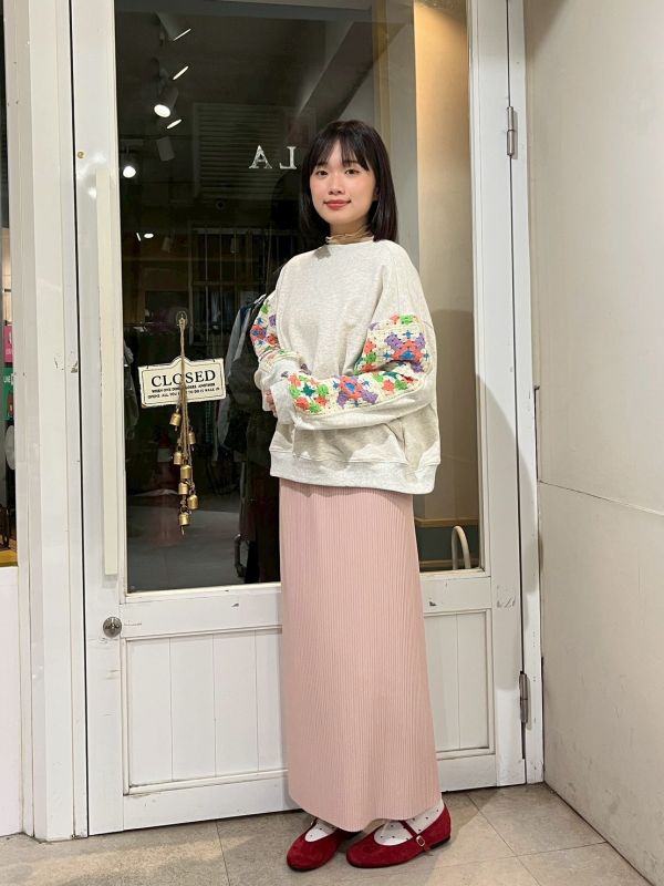 拼接刺繡小花園袖圓領上衣 