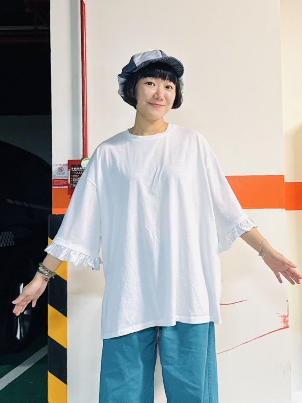 木耳滾邊緞面拼接袖涼感竹節棉長版tee 