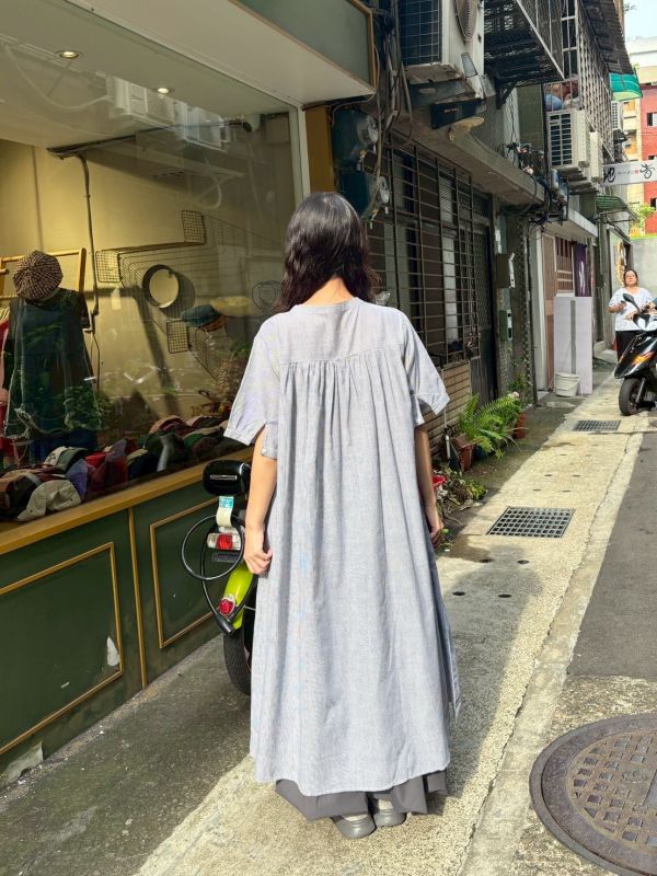 細直條海鷗車線抓皺長洋裝 
