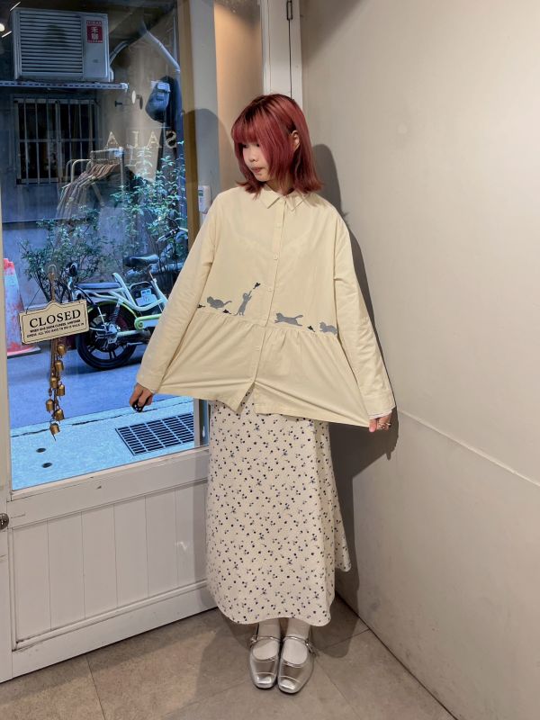 黃色貓咪刺繡下傘擺襯衫 