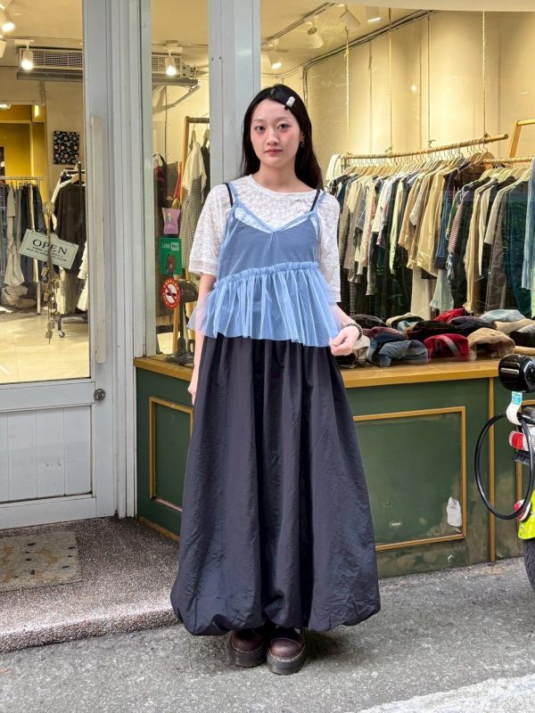 花邊斜切透紗吊帶背心 