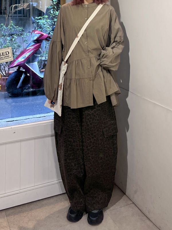 豹紋牛仔工裝彎刀褲 